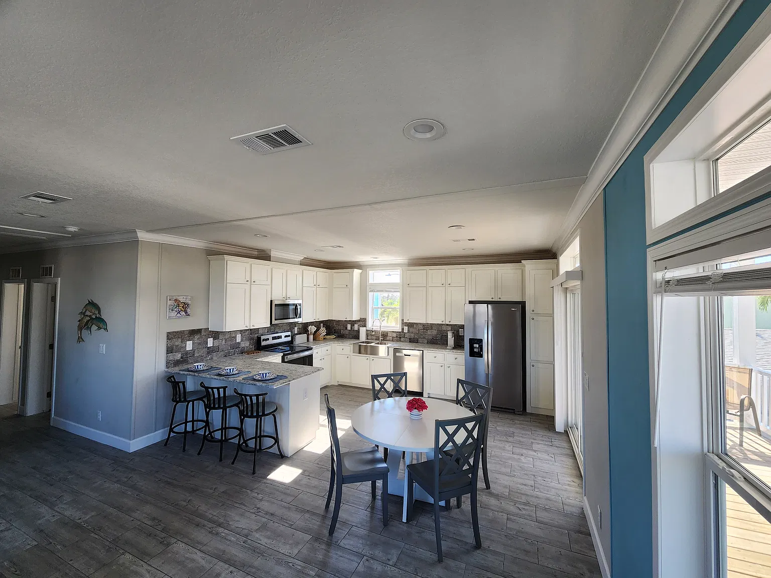 3 bed, 1226 sqft, $3,000 — Photo 3
