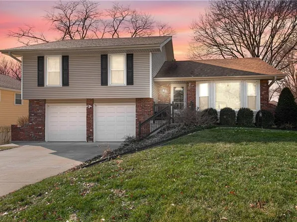 1038 Essex St, Liberty, MO 64068