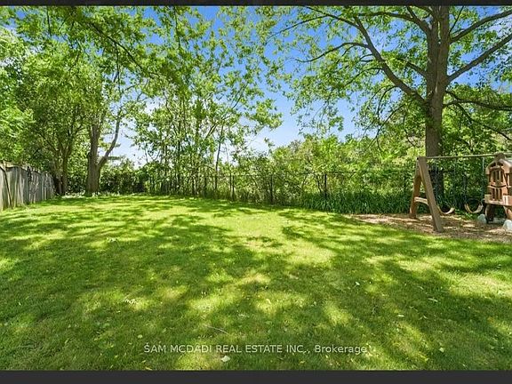 3rd image of 1296 Clarkson Rd N