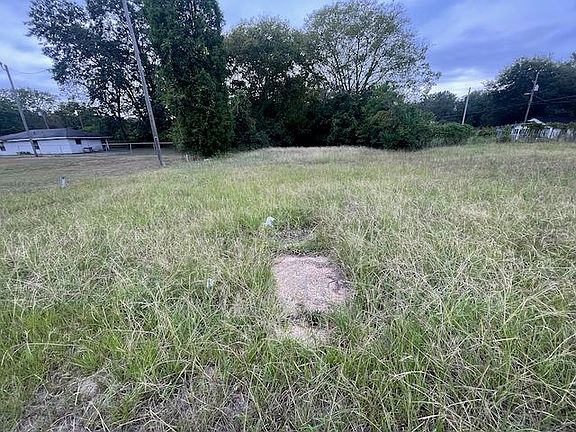 3rd image of 408 10th Ave S