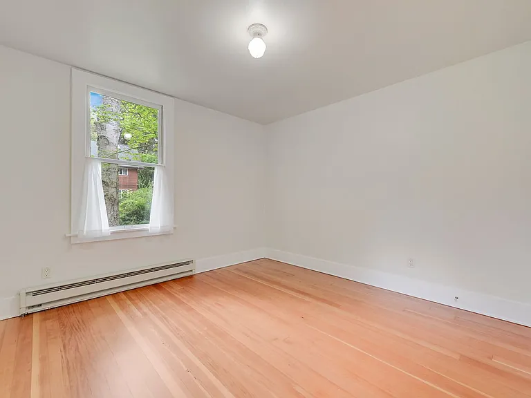 1608 Walnut St — Photo 32