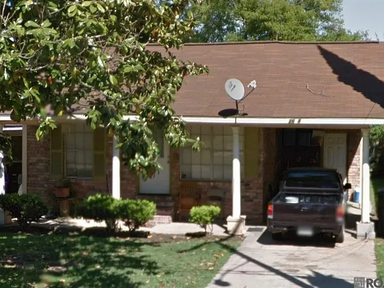 2654 Sheldon Dr — Photo 2