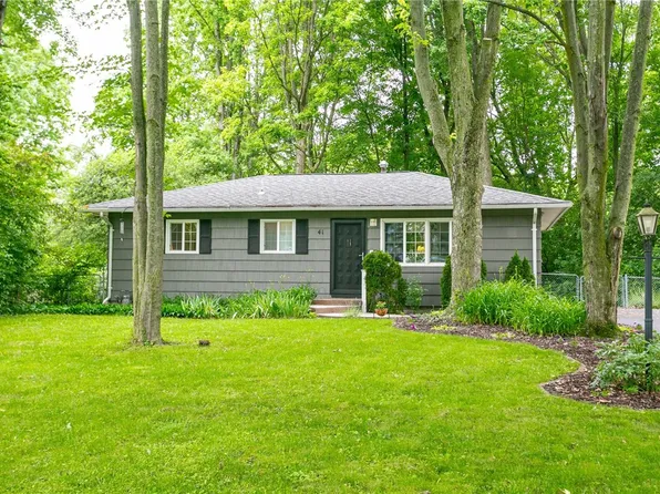 41 Holiday Rd, Rochester, NY 14623