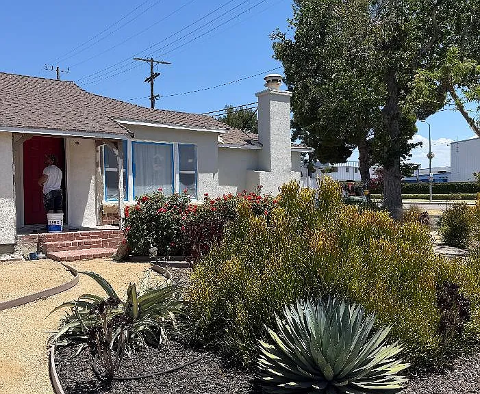16601 Valerio St — Photo 2
