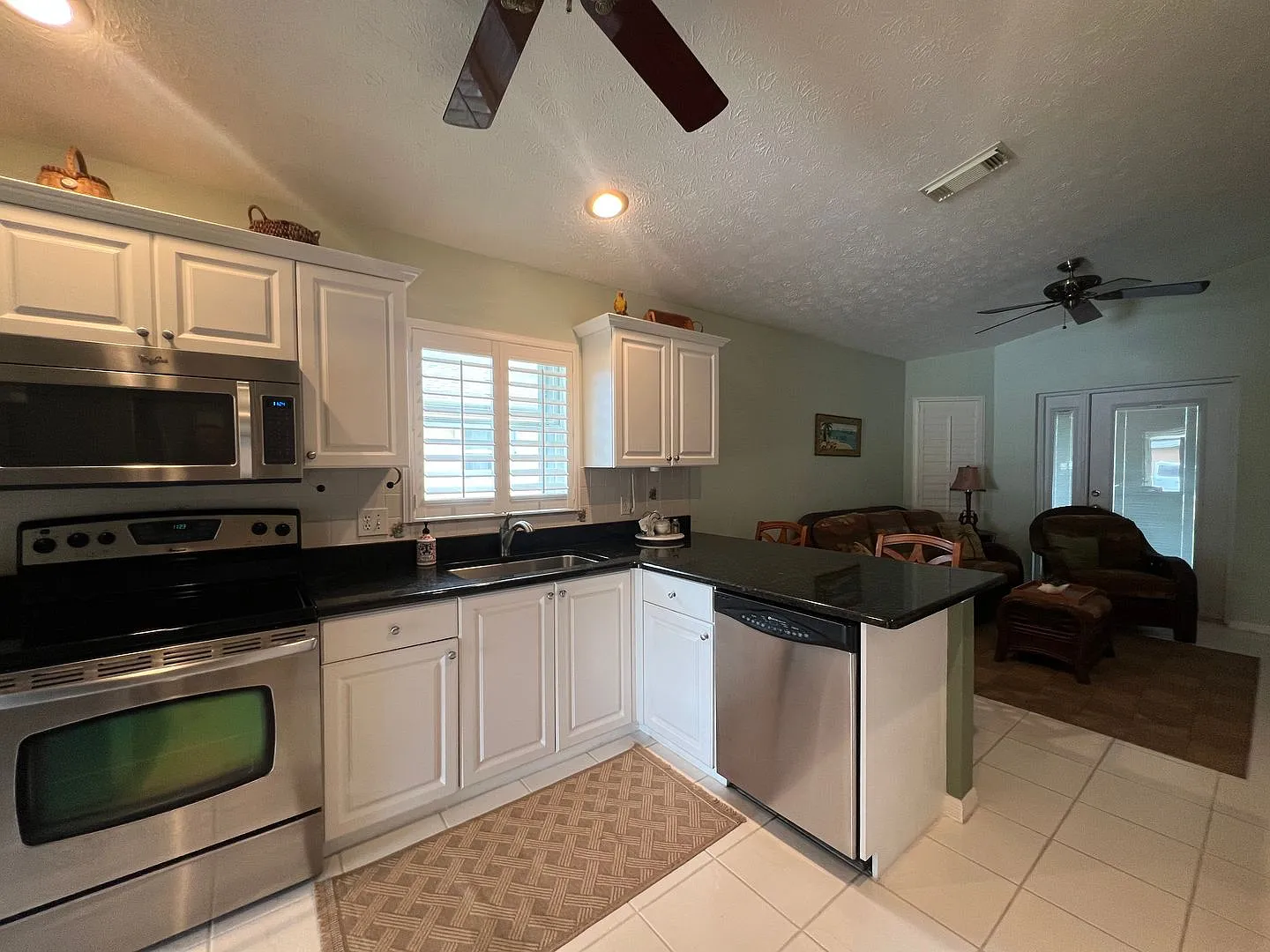 55+ Community Furnished 2/2/1 — Photo 3