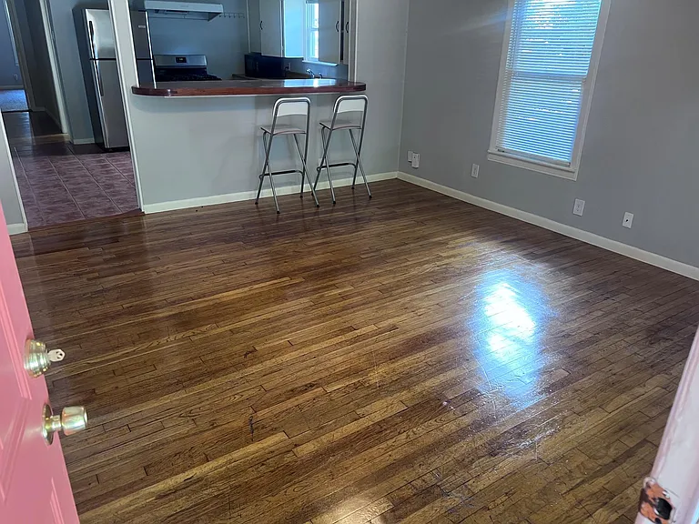 705 Franklin Blvd — Photo 4