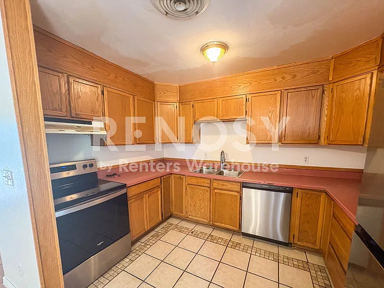 327 Leona Dr — Photo 7