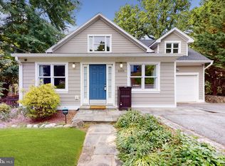 3005 Oak Dr, Kensington, MD 20895