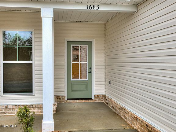 4th image of 1683 Pine Ridge Drive N