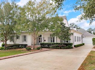 3176 McConnell Dr, Baton Rouge, LA 70809