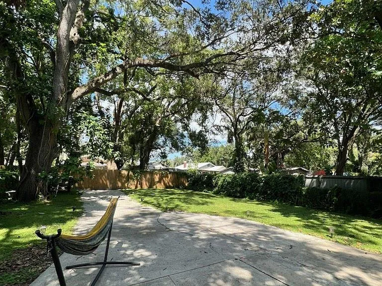 1012 E Emma St — Photo 28