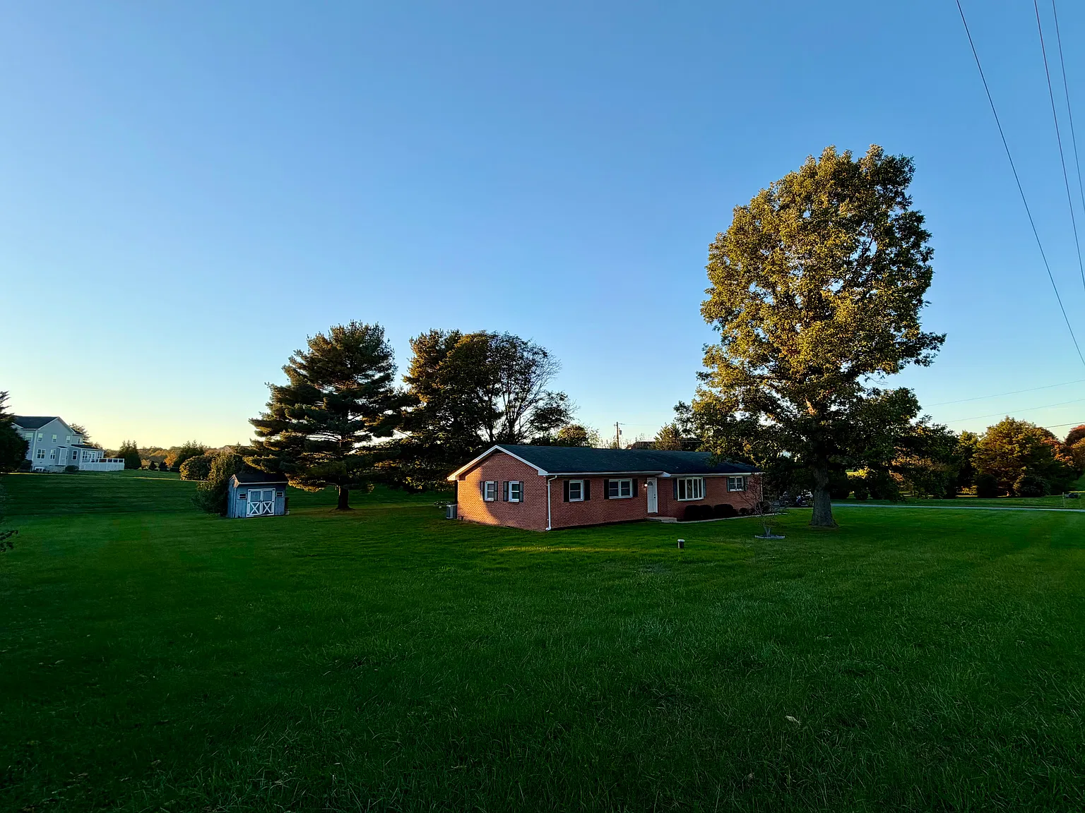 3 bed, 1600 sqft, $3,100 — Photo 2