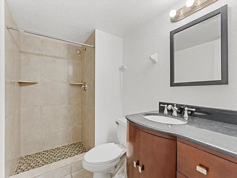 241 SE 9th Ave #104 — Photo 7