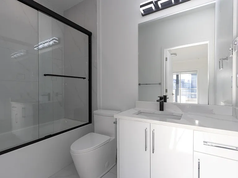 2122 E 32nd Ave #205 — Photo 11