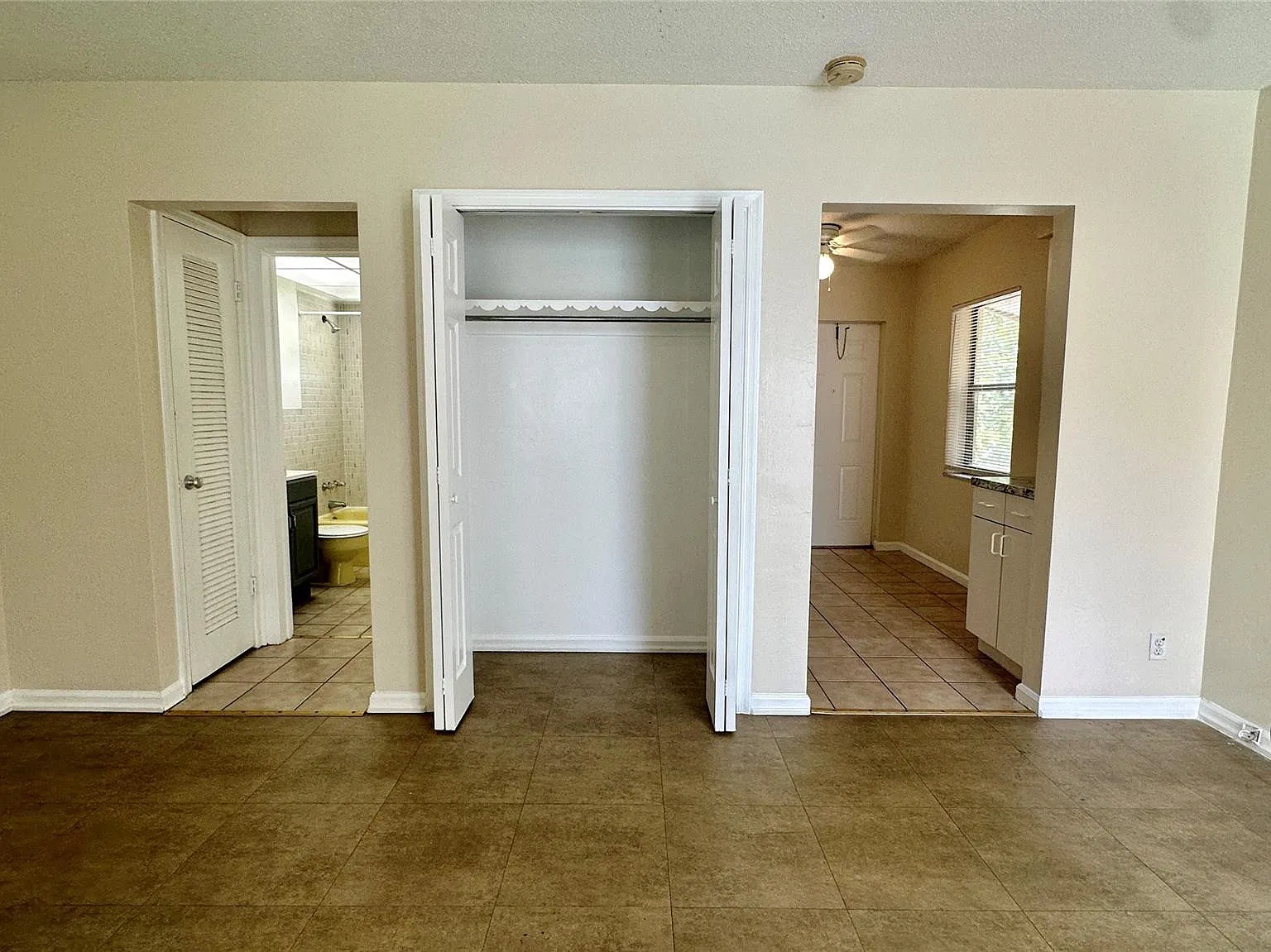 Studio, 1.0 bath, 400 sqft, $1,500 — Photo 2
