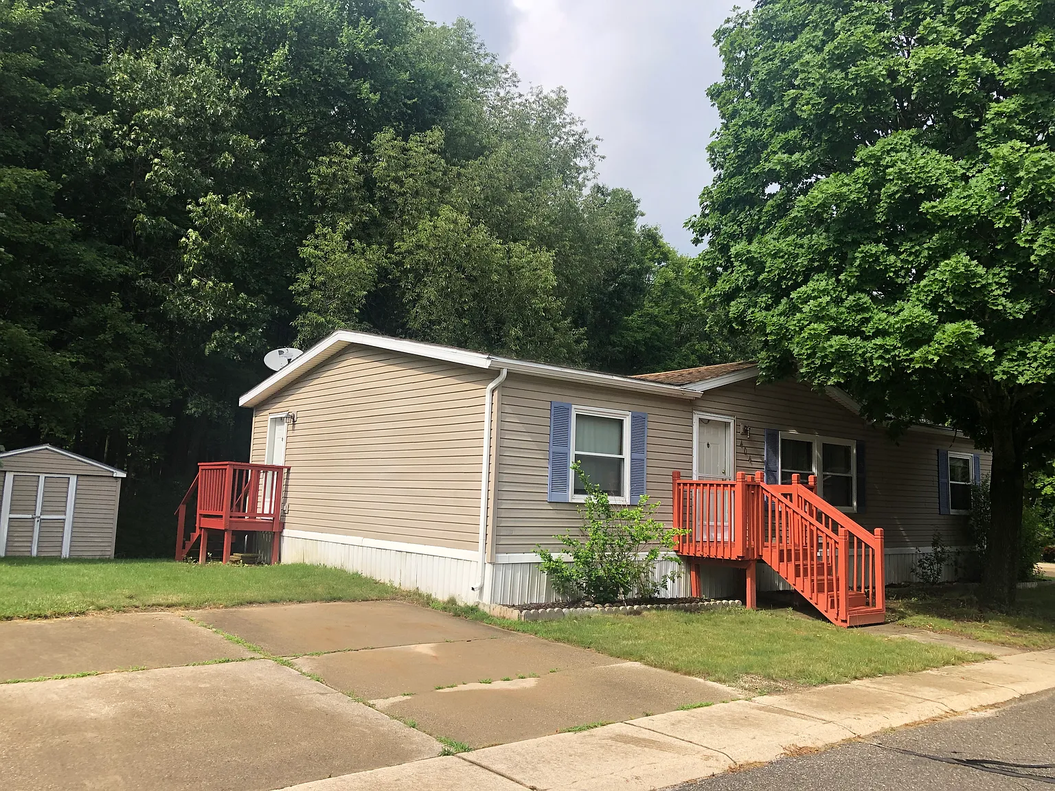 3 bed, 1344 sqft, $1,599 — Photo 1