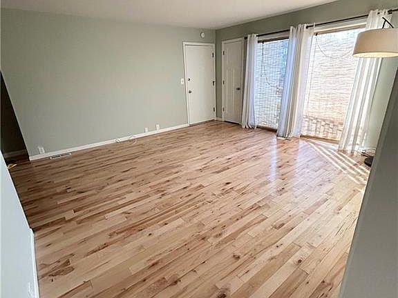 4th image of 459 W 104th St Unit A