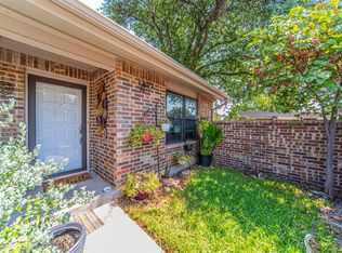 1105 Forest Creek St, Benbrook, TX 76126