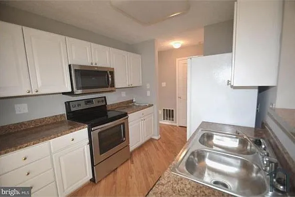 2 bed, 1193 sqft, $2,125 — Photo 4