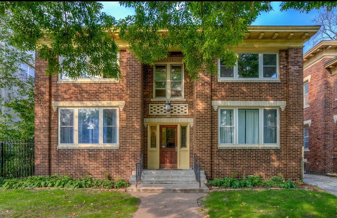 2 bed, 1038 sqft, $2,000 — Photo 4