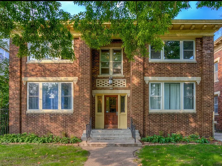2826 Pleasant Ave #202 — Photo 3