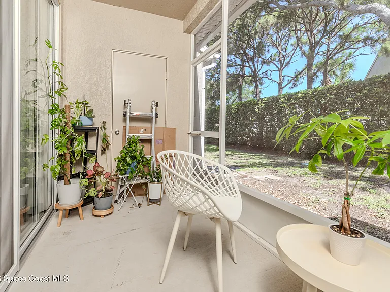 1390 Hampton Park Ln — Photo 11