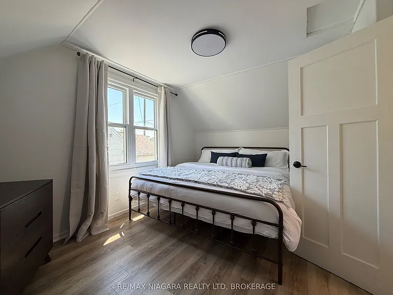 4354 5th Ave — Photo 17