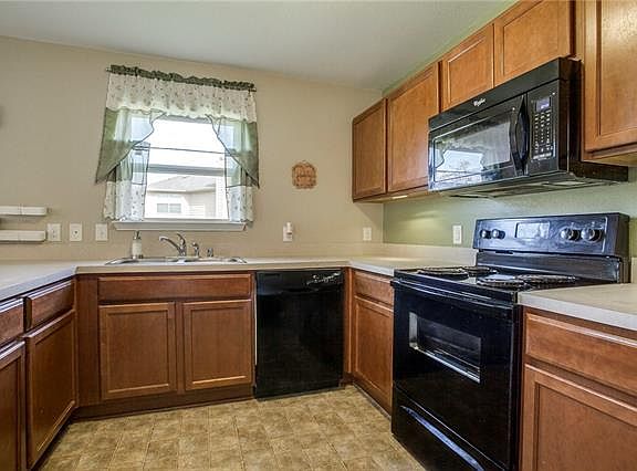 3rd image of 14701 Forest Hollow Dr