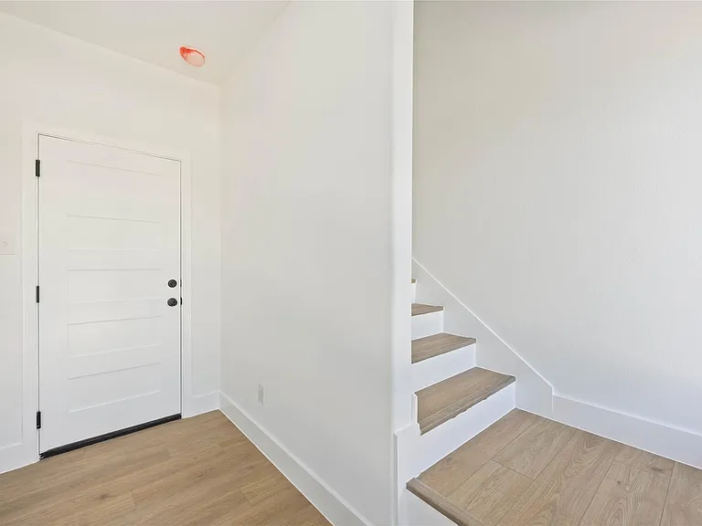3022 Drew St — Photo 28