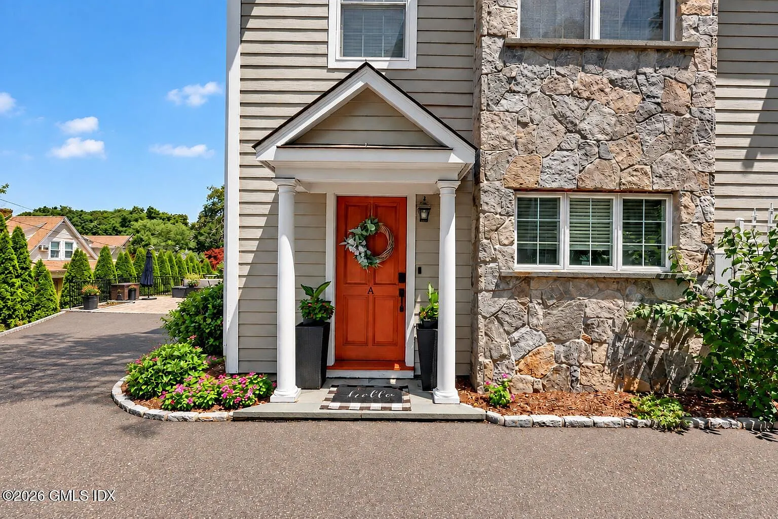 3 bed, 3.5 bath, 1958 sqft, $6,300 — Photo 1