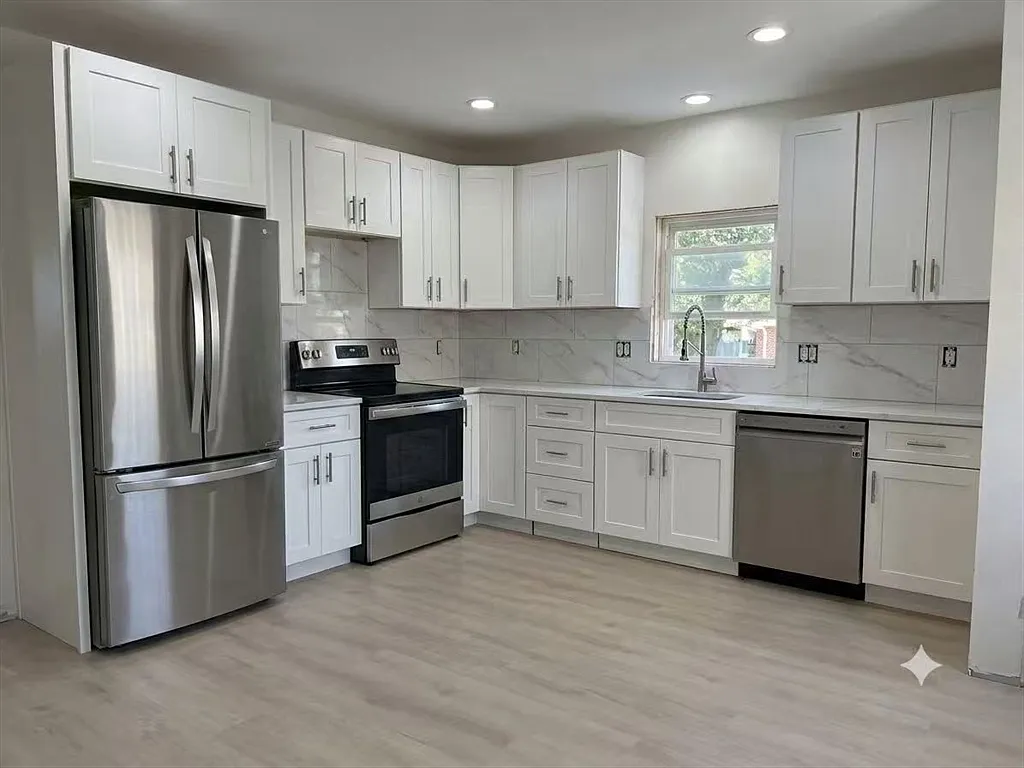 5 bed, 4.0 bath, 1800 sqft, $5,000 — Photo 1