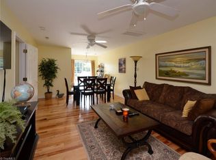 228 Lola Ln APT 211, Pilot Mtn, NC 27041