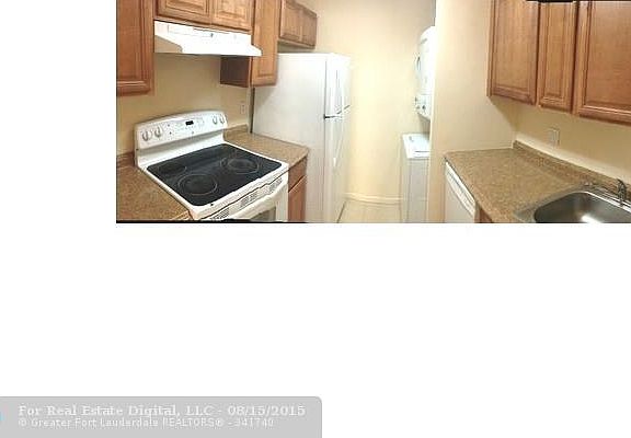 3rd image of 10016 Twin Lakes Dr