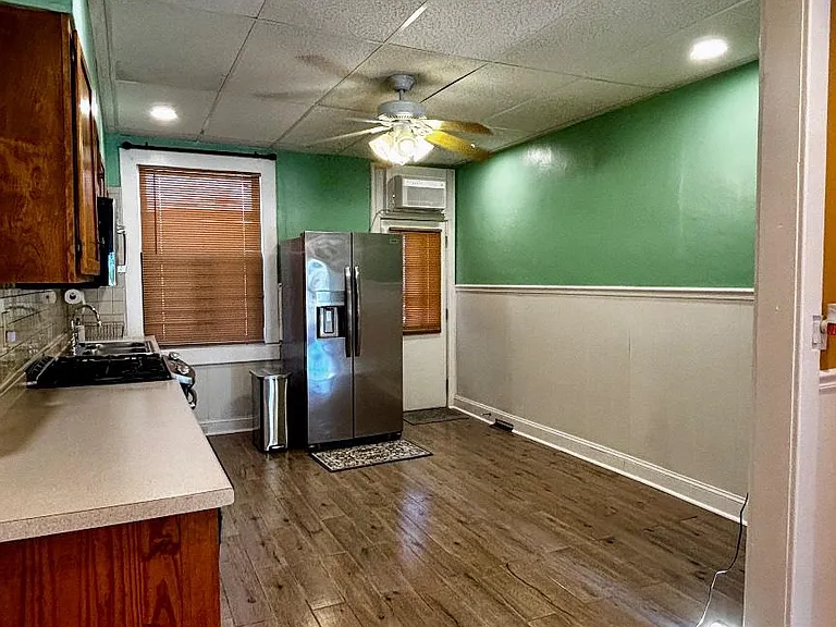 2509 Christian St — Photo 7