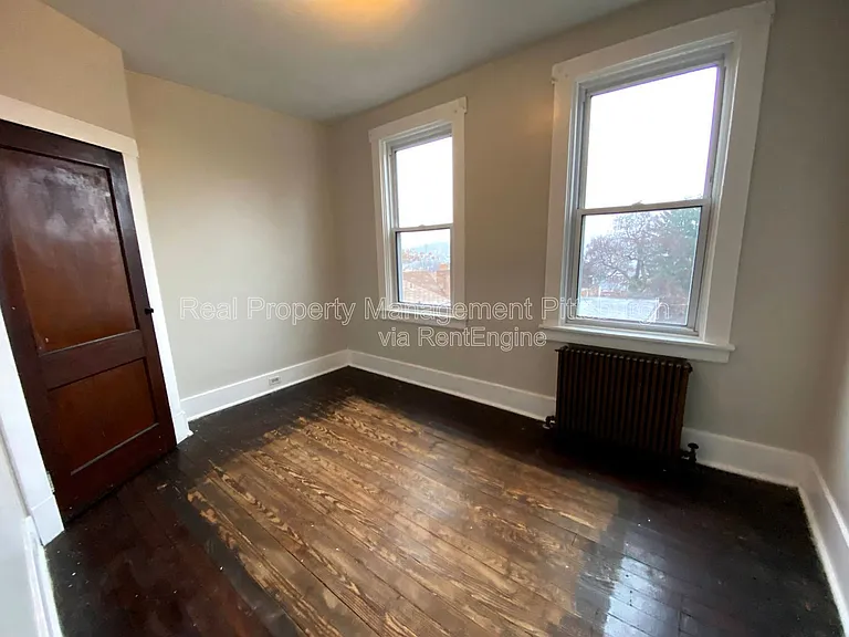 318 Kaercher St — Photo 8