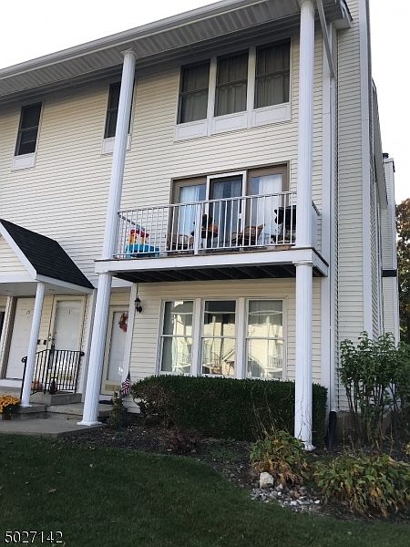1st image of 17 AMHERST CT