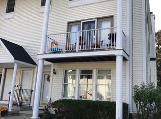 17 Amherst Ct, Hamburg, NJ 07419