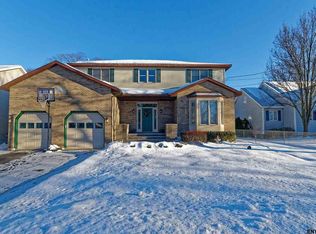 56 Niskayuna St, Schenectady, NY 12306