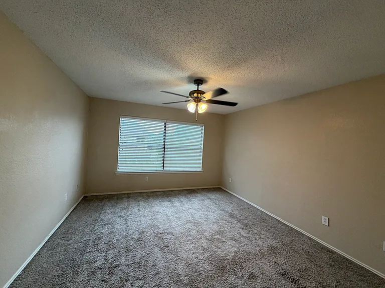 6812 Century Cir — Photo 10