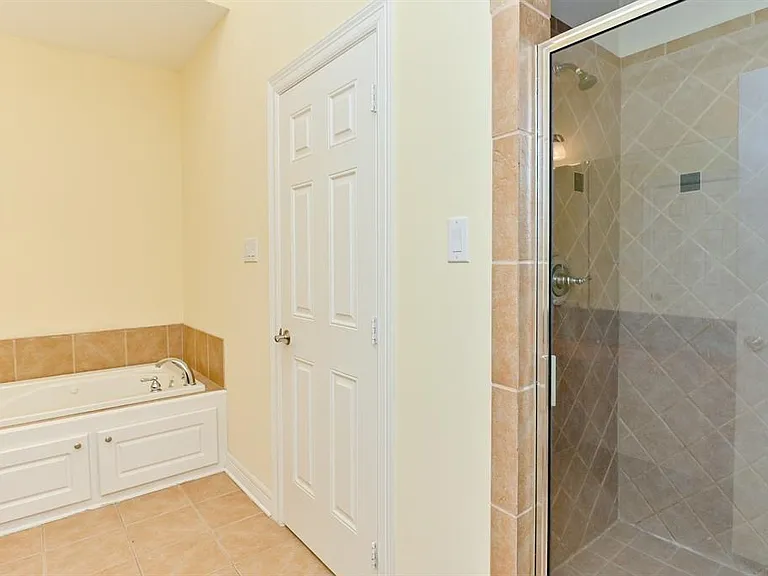 802 Garden Trace Ln — Photo 16