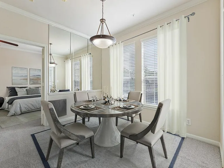 Kitchen Nook at Raveneaux Apartments in Houston