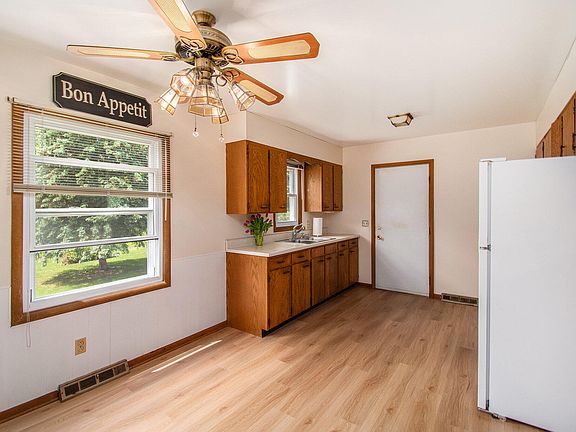 5th image of 4415 Bekinshire Dr NW