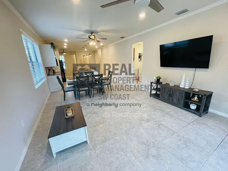 10900 Glenhurst St — Photo 8