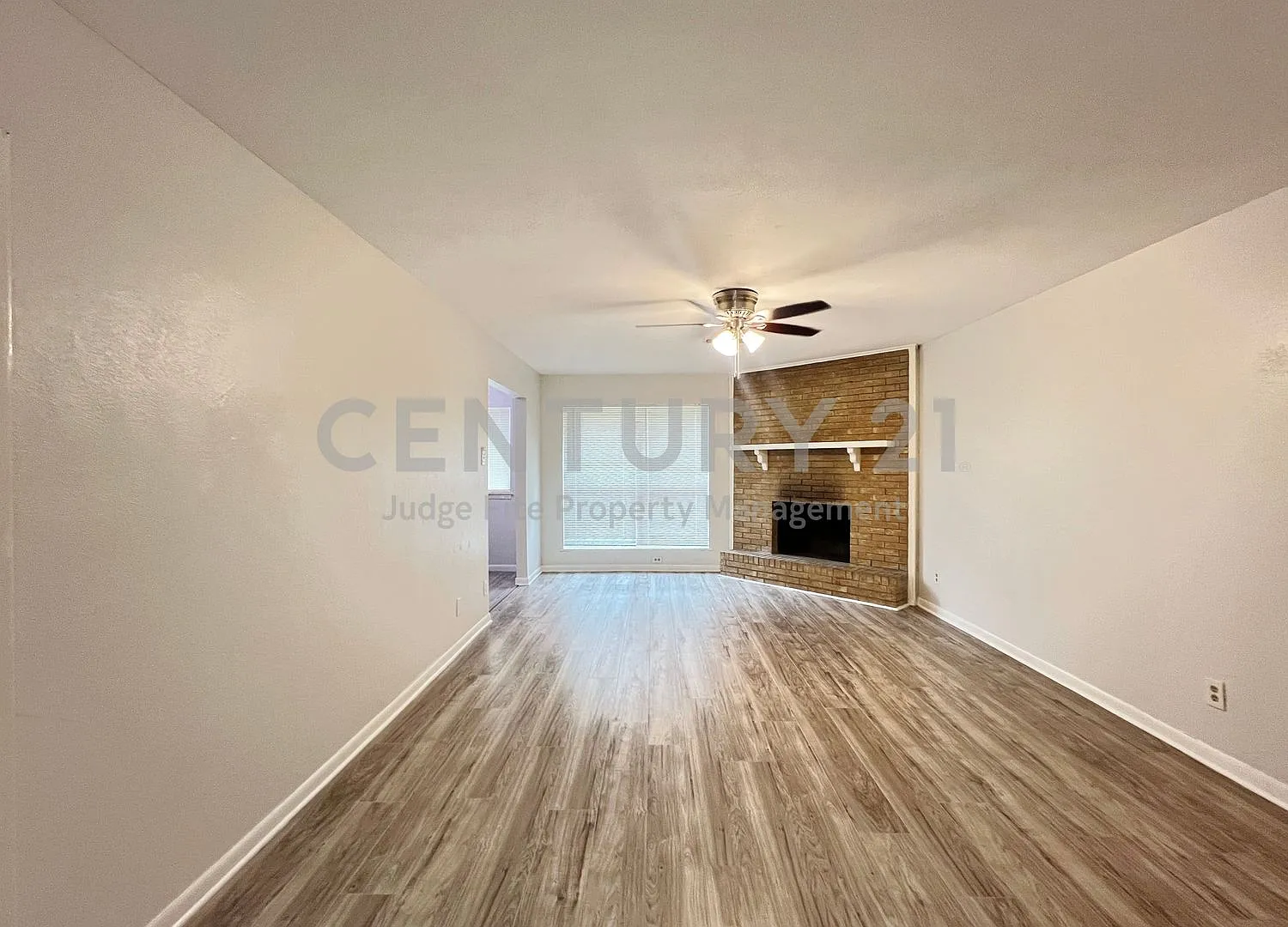 Beautifully Updated 3/2 Home In Irving Ready For Move-In! — Photo 3