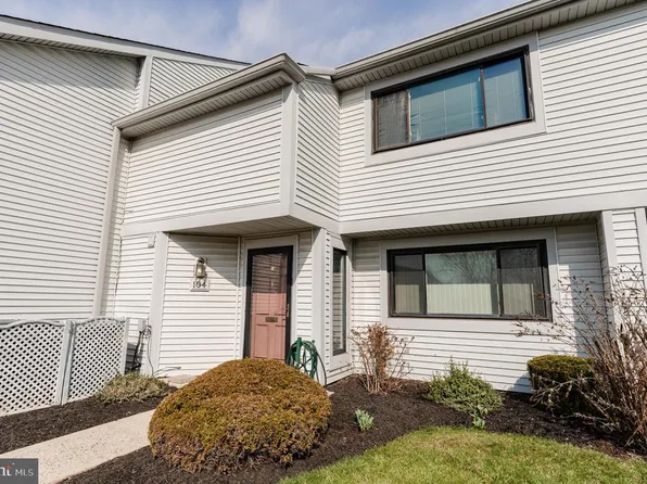 104 Revere Dr, Harleysville, PA 19438