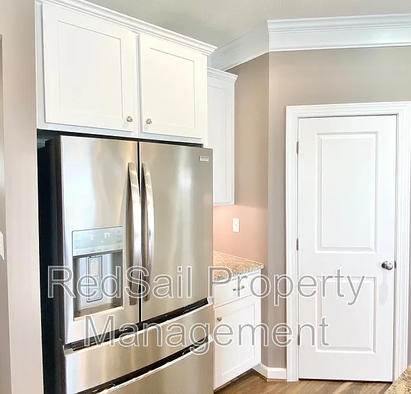 217 Manor Dr — Photo 10
