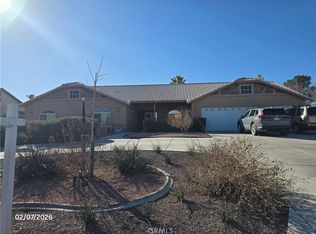 12720 Yorkshire Dr, Apple Valley, CA 92308