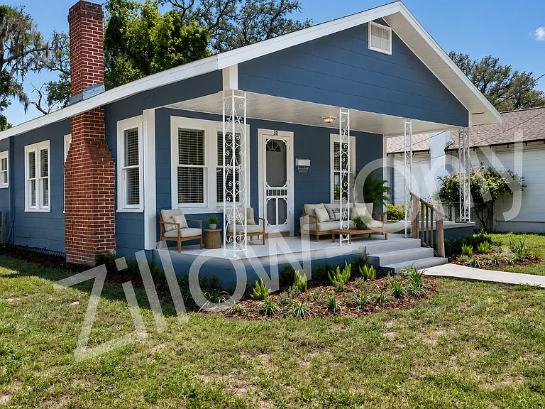 315 E Ford St — Photo 2