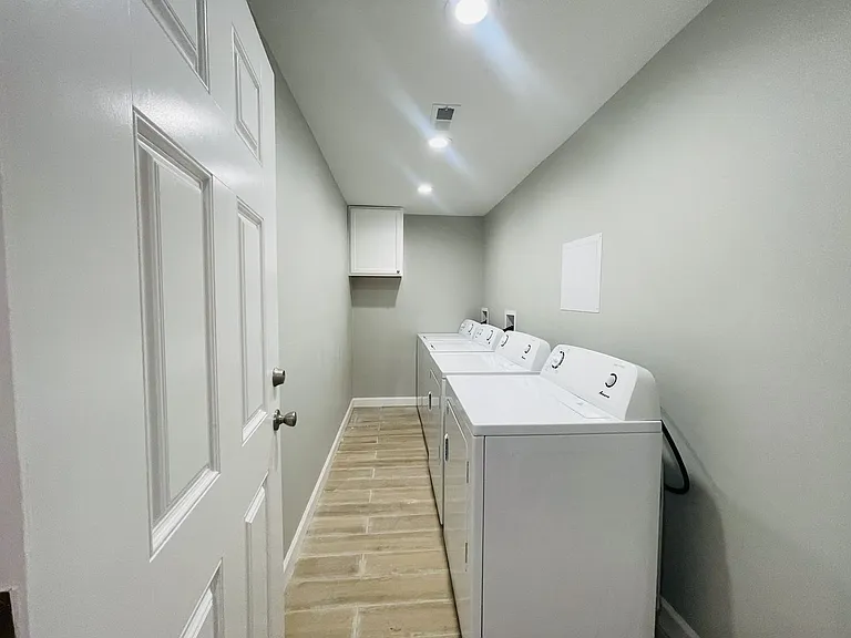 214 S Main St — Photo 11