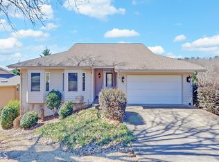 520 Cottage Crest Dr, Clarkesville, GA 30523